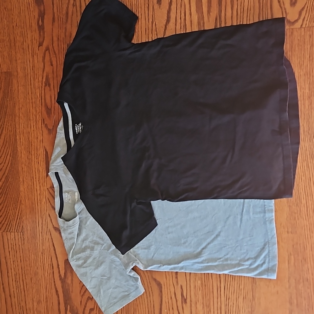 Boys xl 14/16 V Neck T-shirts set of 2